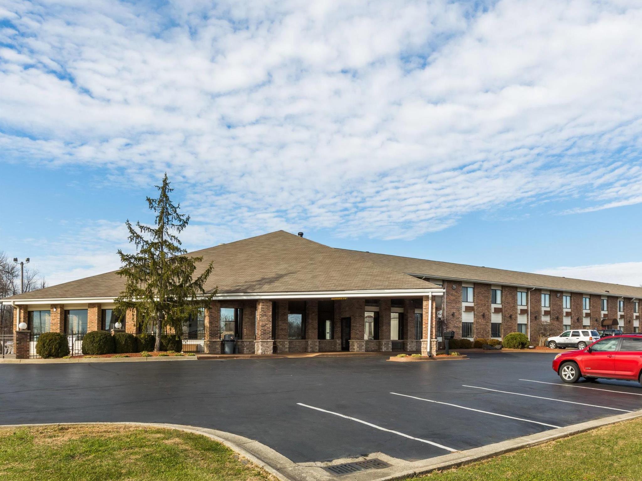 Baymont By Wyndham Louisville South I 65 Brooks Extérieur photo
