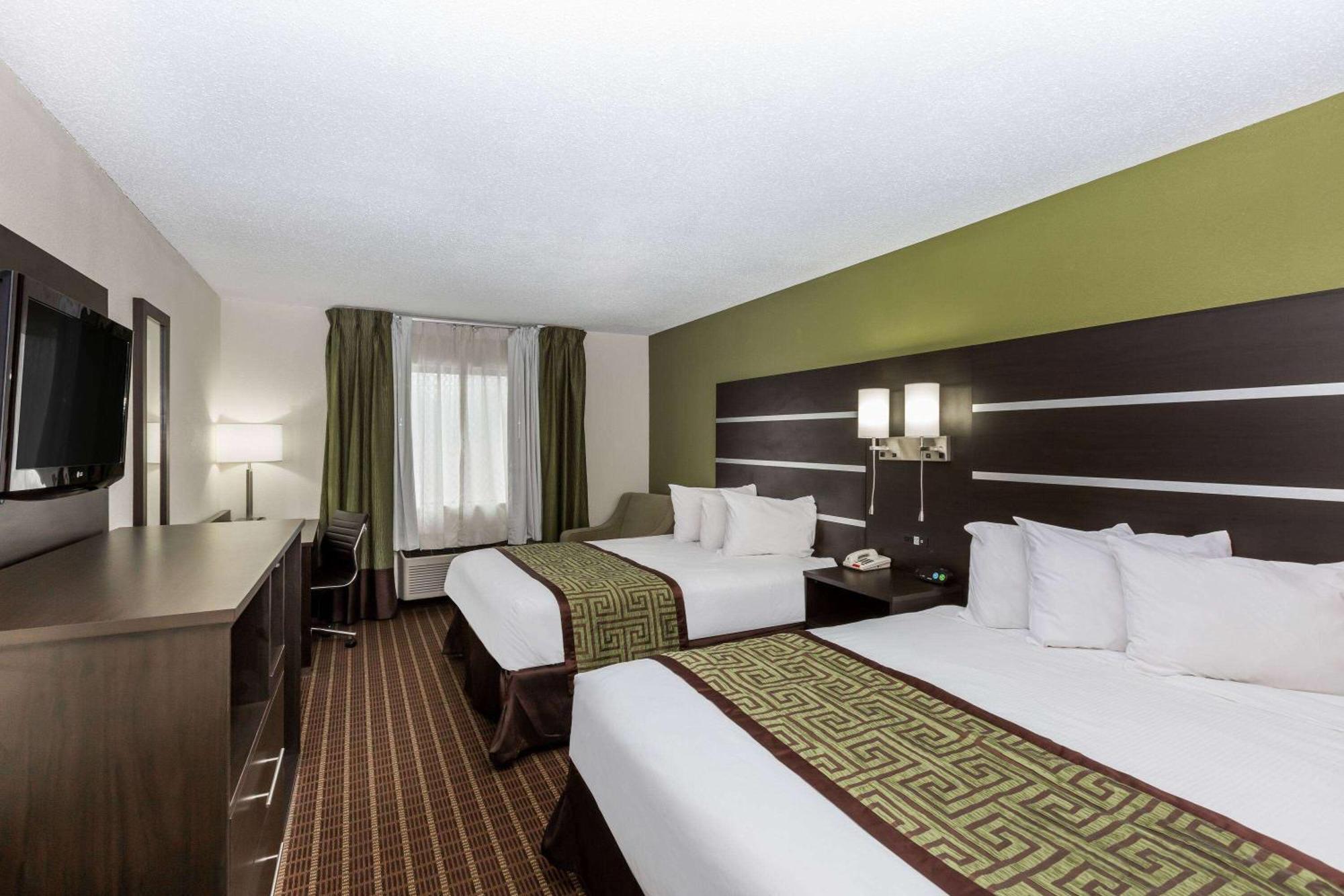 Baymont By Wyndham Louisville South I 65 Brooks Extérieur photo