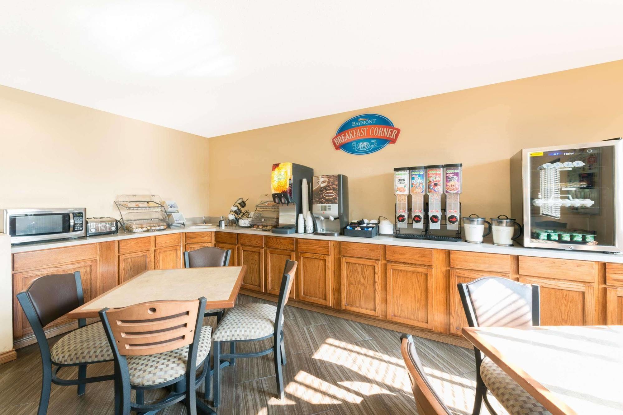 Baymont By Wyndham Louisville South I 65 Brooks Extérieur photo
